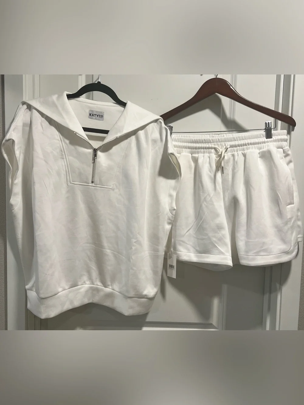 Katydid Women’s White Zip Pullover and Shorts Set Size L NWT